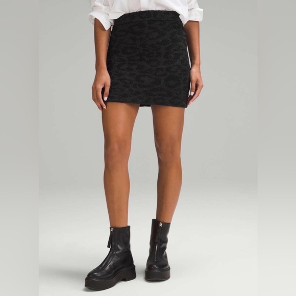 lululemon athletica Dresses & Skirts - Lululemon Wool-Blend Jacquard Mini Skirt in Knit Leopard Graphite Grey Black